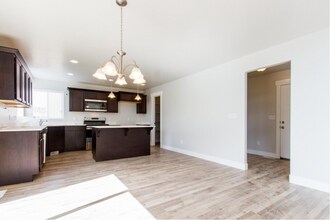 3904 W 1750 N in Lehi, UT - Building Photo - Building Photo