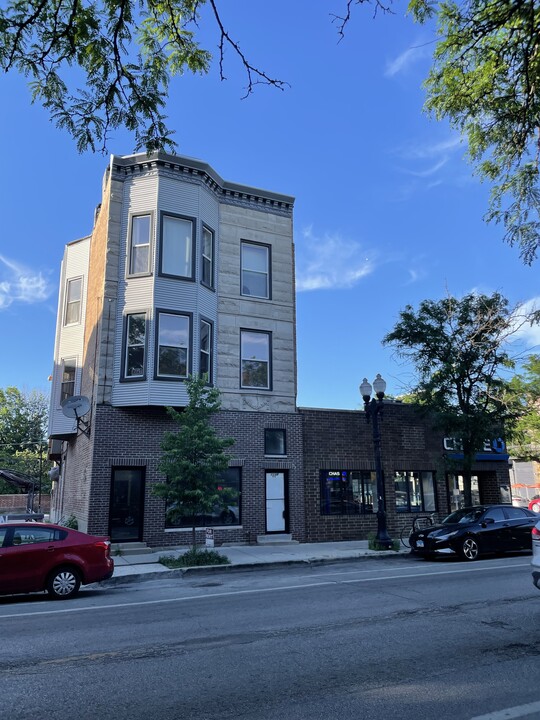 1132 W Taylor St in Chicago, IL - Building Photo