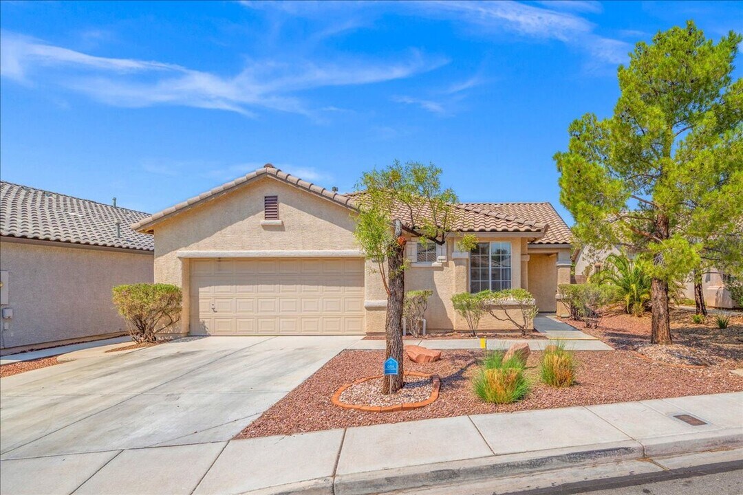 3213 Carbondale St in Las Vegas, NV - Building Photo