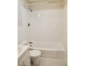 580 Cummins Hwy-Unit -4 in Boston, MA - Building Photo - Building Photo