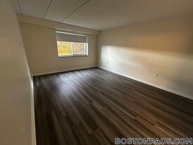 51 Hill Rd in Belmont, MA - Building Photo