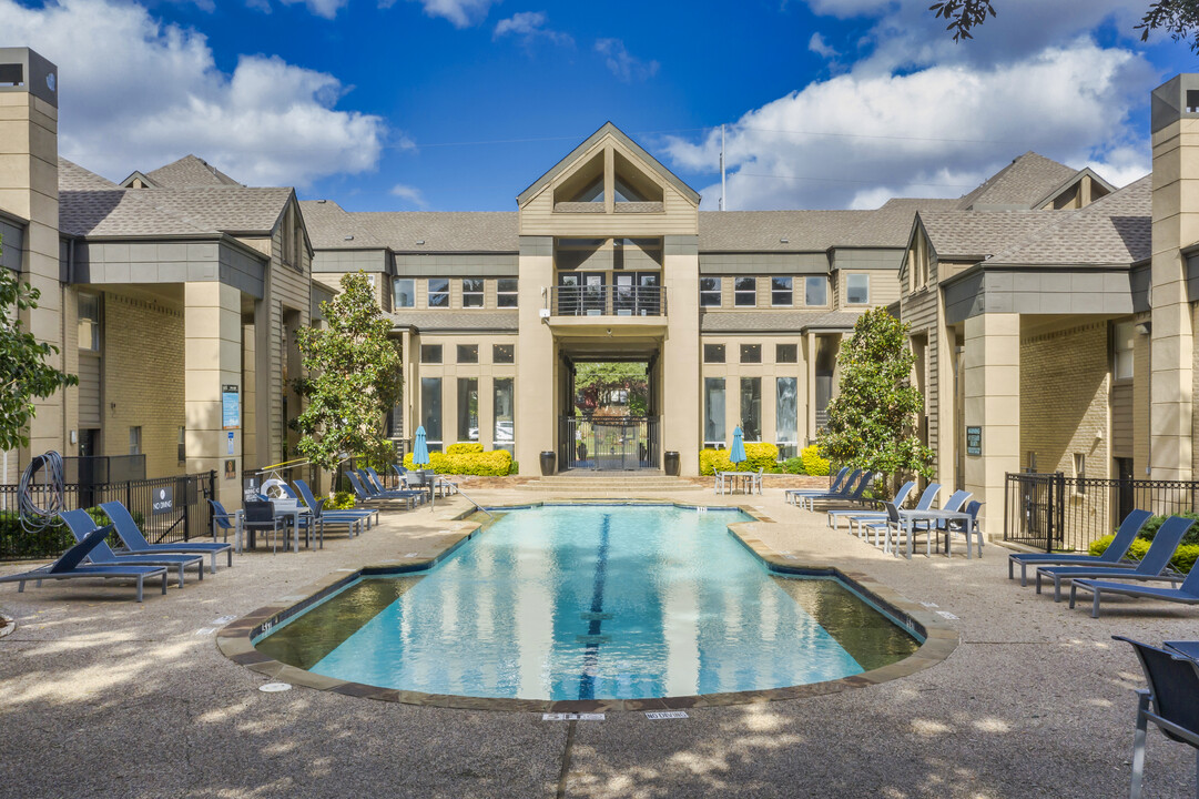 Oasis in Dallas, TX - Foto de edificio