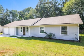 4741 Cedar Lake Dr SE in Conyers, GA - Building Photo - Building Photo