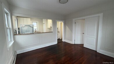 2366 Parkview Pl in Baldwin, NY - Building Photo - Building Photo