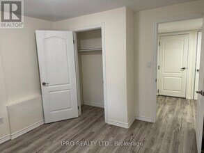 43 Curzon Crescent in Guelph, ON - Building Photo - Building Photo