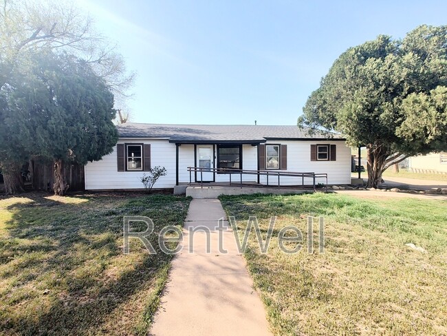 property at 4715 38th St