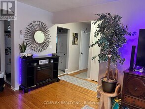 334 Surrey Dr in Oshawa, ON - Building Photo - Building Photo