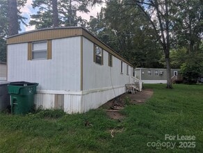 6028 McDaniel Ln in Charlotte, NC - Building Photo - Building Photo