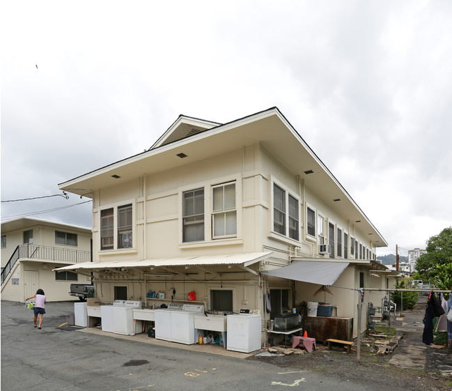 1611 Barron Ln in Honolulu, HI - Foto de edificio - Building Photo