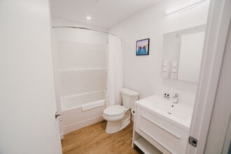 221 Stradbrook Ave, Unit SI ID1223068P in Winnipeg, MB - Building Photo - Building Photo