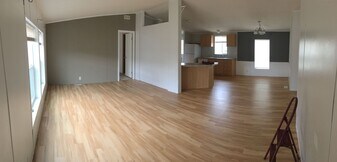 122 White Oak Dr in Bozeman, MT - Building Photo