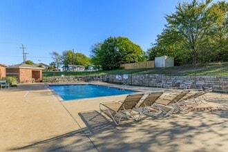 Southwest Pines in Tyler, TX - Building Photo - Building Photo