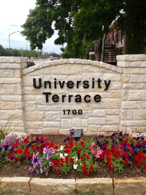 University Terrace in College Station, TX - Foto de edificio