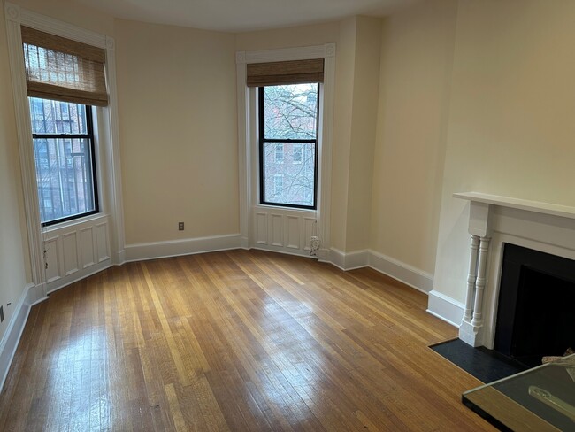 298 Commonwealth Ave, Unit 302 in Boston, MA - Building Photo - Building Photo