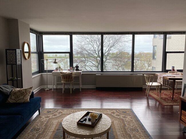 property at 3440 N Lake Shore Dr