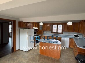 273 Pond Rd in Lewiston, ME - Building Photo - Building Photo