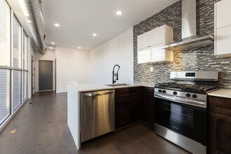 2111 N 7th St, Unit 4 in Philadelphia, PA - Building Photo - Building Photo