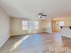 963 Bitting Hall Cir in Rural Hall, NC - Foto de edificio - Building Photo