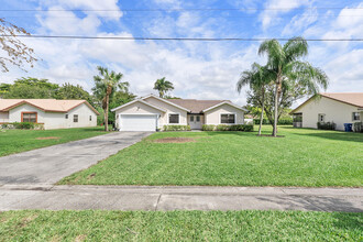 11461 NW 39th St in Coral Springs, FL - Building Photo - Building Photo