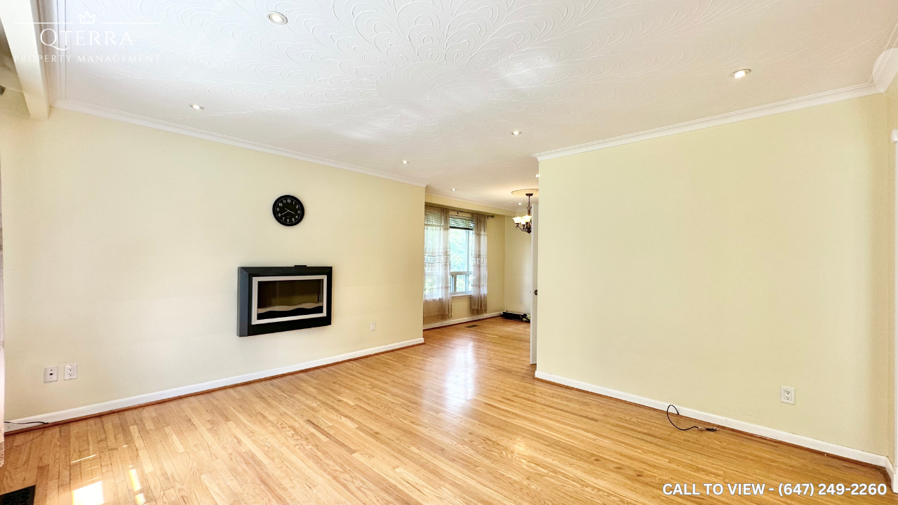 1-133 Meadowbank Rd in Toronto, ON - Building Photo