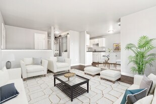 Salmon Creek Apartments in Sumner, WA - Building Photo