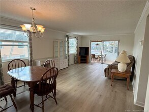 2950 SE Ocean Blvd in Stuart, FL - Foto de edificio - Building Photo