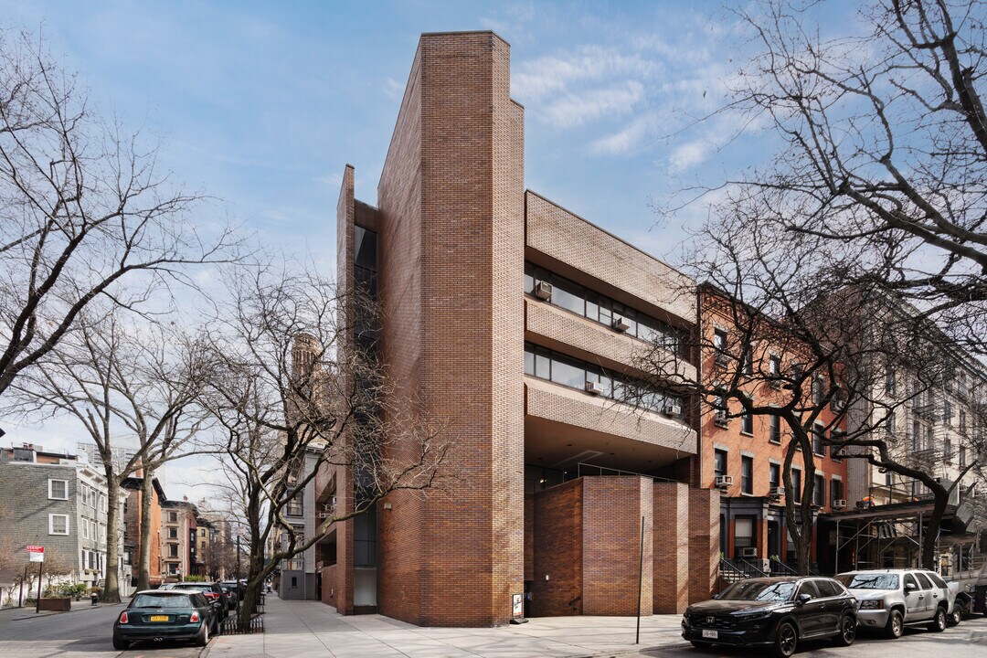 FOUND Study Brooklyn Heights - Student/Intern in Brooklyn, NY - Building Photo