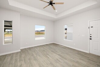 404 N Alexandrite Ave in Edinburg, TX - Foto de edificio - Building Photo