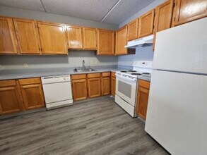 25 S Point Dr, Unit 404 in Boston, MA - Building Photo - Building Photo
