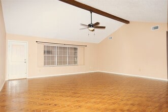 110 Pine St in Lake Jackson, TX - Building Photo - Building Photo