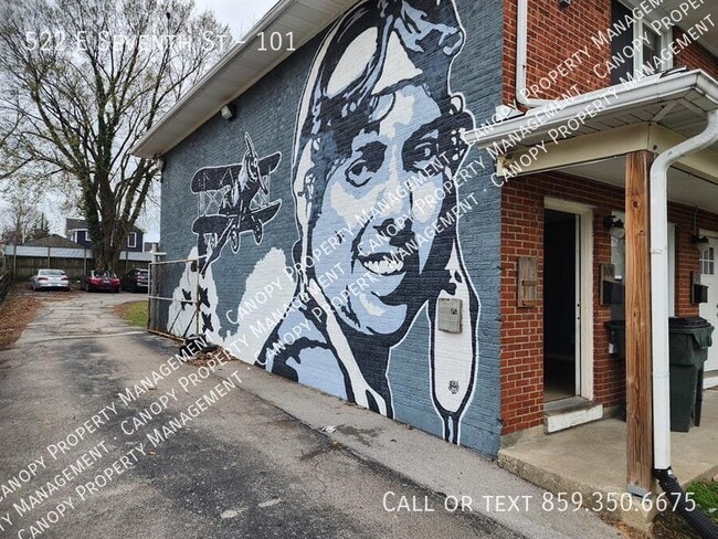 property at 522 E 7th St