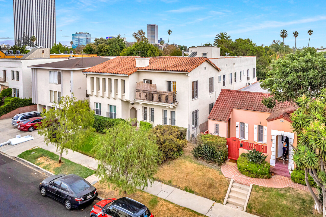 834 S Orange Grove Ave in Los Angeles, CA - Building Photo