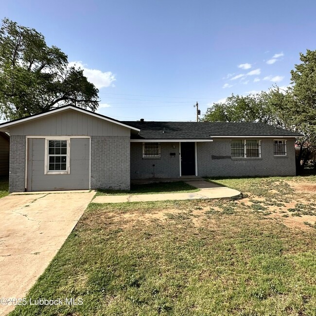 property at 1511 E Amherst St