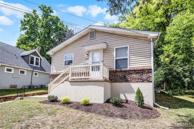 property at 905 Cornell Ave