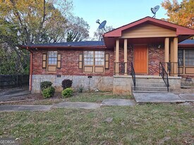 3229 Tulip Dr in Decatur, GA - Building Photo