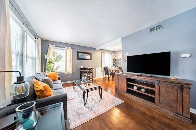 2513 Greenvale Rd in Cleveland, OH - Building Photo - Building Photo