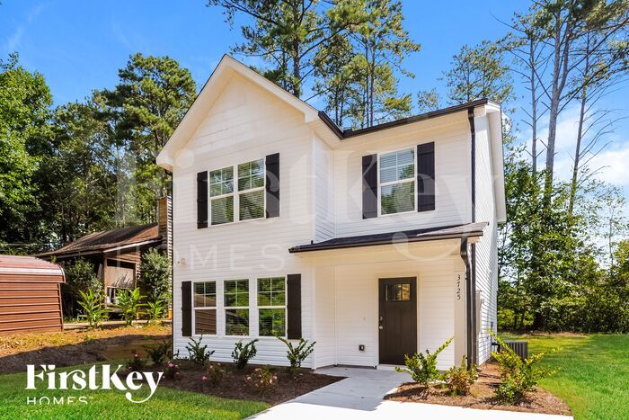 3725 Corvette St in Cumming, GA - Building Photo