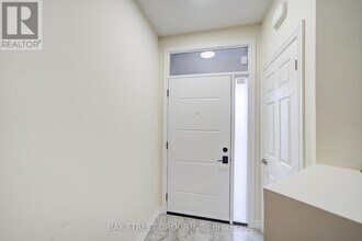 119 Bur Oak Ave in Markham, ON - Building Photo - Building Photo