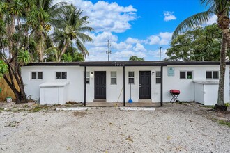 1960 SW 41st Ave in Fort Lauderdale, FL - Building Photo - Building Photo