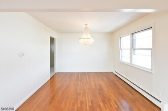 100 Eastern Wy in Rutherford, NJ - Building Photo - Building Photo