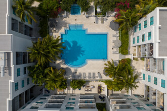 The Cosmopolitan in Miami Beach, FL - Foto de edificio - Building Photo