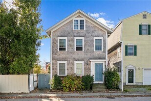 12 Callender Ave in Newport, RI - Building Photo