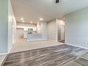 609 N 5th St in Cashion, OK - Building Photo - Building Photo