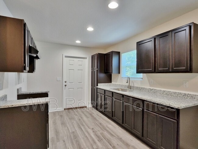 2327 Janette St in Jacksonville, FL - Building Photo - Building Photo