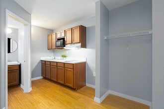 Staymore in Kissimmee, FL - Building Photo - Interior Photo