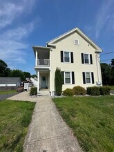 176 Bristol St, Unit 176 in Southington, CT - Building Photo - Building Photo
