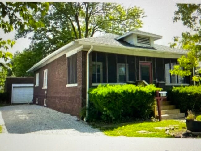 property at 1612 W Washington St