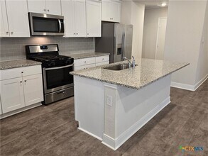 1420 Parkwood in Seguin, TX - Building Photo - Building Photo