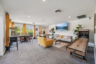 Island Club in Columbus, OH - Foto de edificio - Building Photo