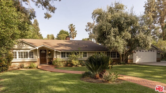 property at 5124 Calenda Dr